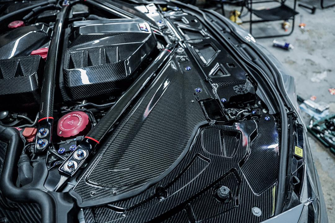 Carbon Fiber Alternator Cover passend für M3 M4 G80 G82 G Series